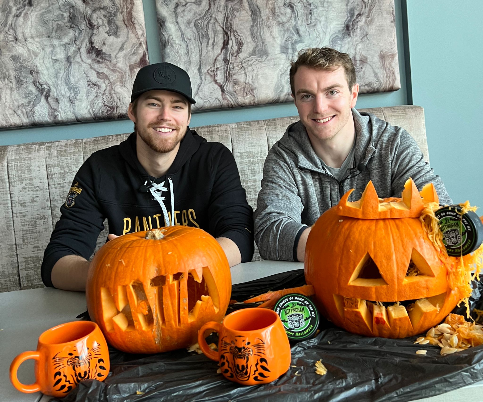 PUMPKIN-CARVING WITH BERRY AND MOORE Top Image