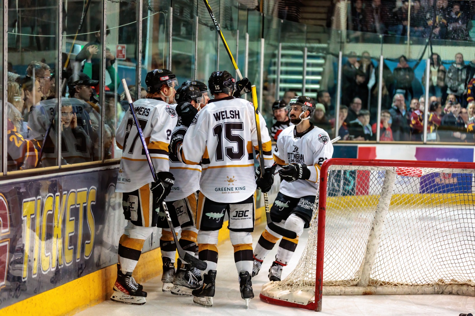 IT'S GIANTS IN THE PLAYOFF SEMI-FINAL ON SATURDAY Top Image